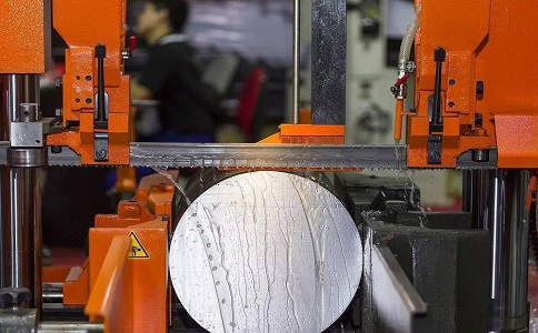 三水立式金属带锯床切削出现跑带故障解决方法！